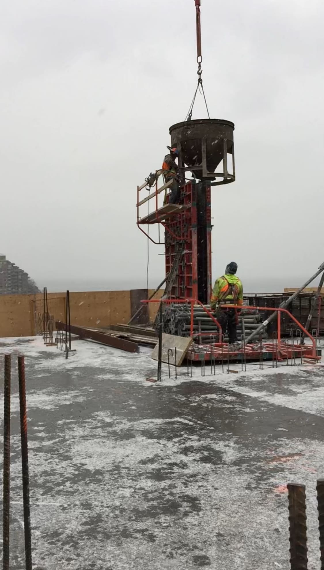 Bridgewater Residences On The Lake And The Pearle Hotel & Spa Under Construction Column Pour Bridgewater residences on the lake and the pearle hotel & spa under construction column pour