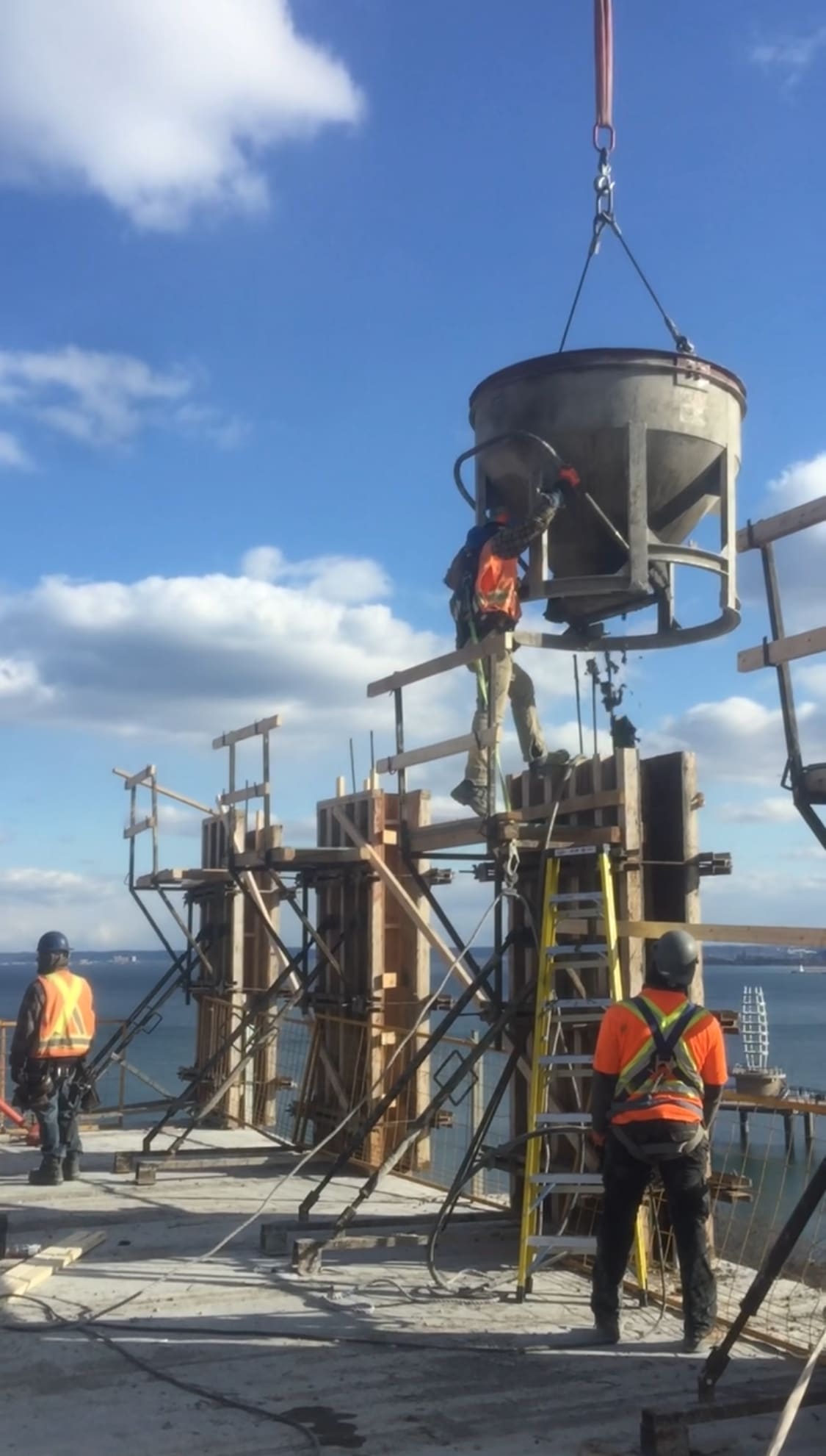 Bridgewater Residences On The Lake And The Pearle Hotel & Spa Under Construction Exterior Column Formwork Bridgewater residences on the lake and the pearle hotel & spa under construction exterior column formwork